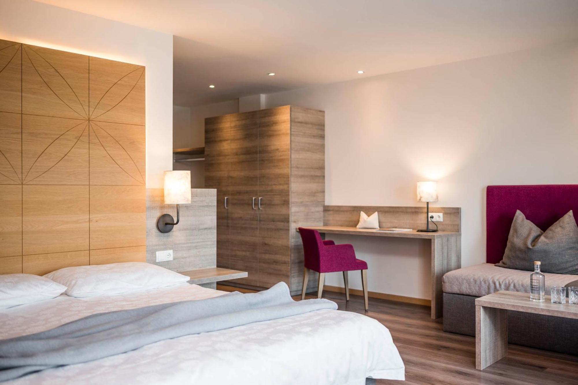 Roesslwirt Hotel Барбиано Екстериор снимка