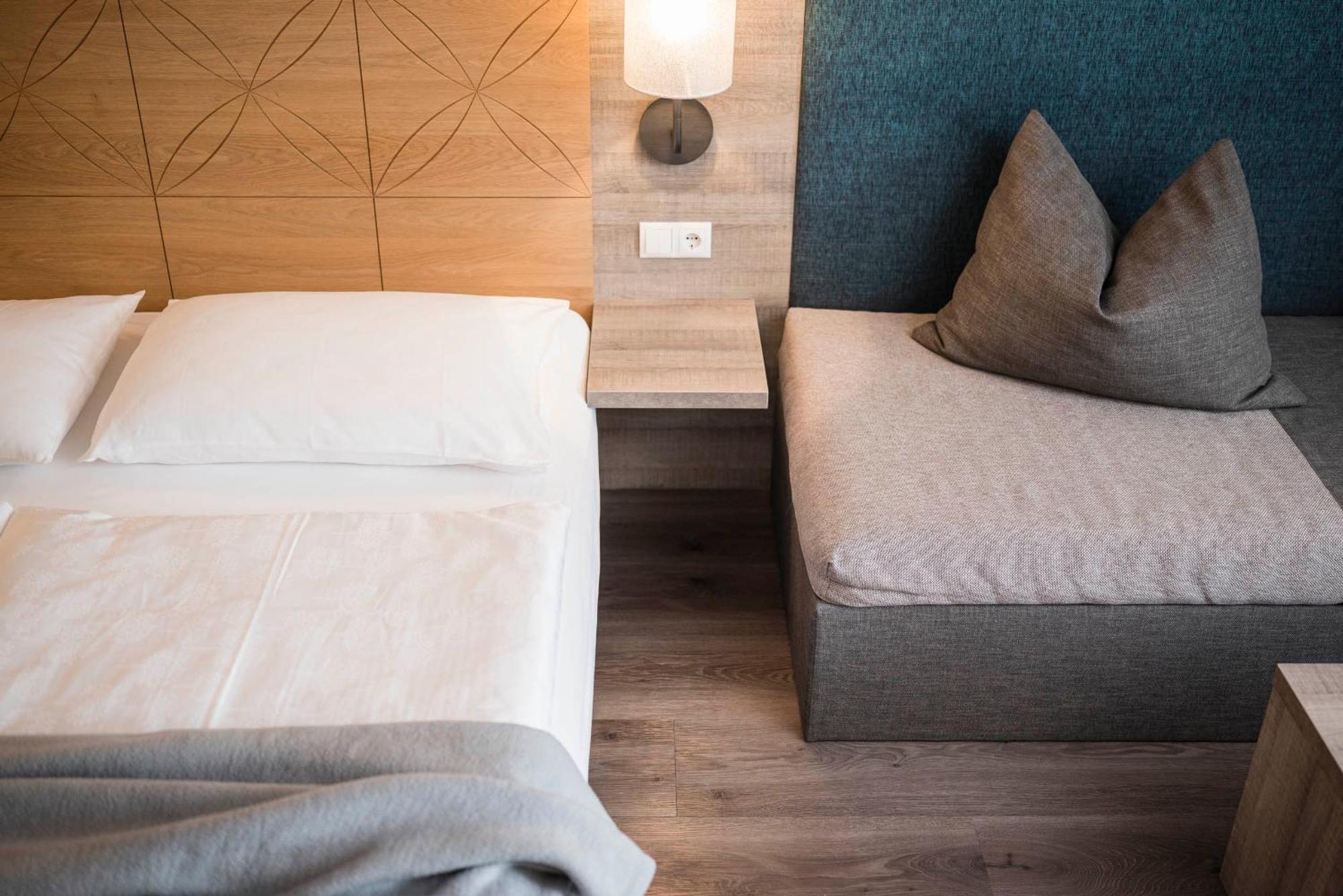 Roesslwirt Hotel Барбиано Екстериор снимка