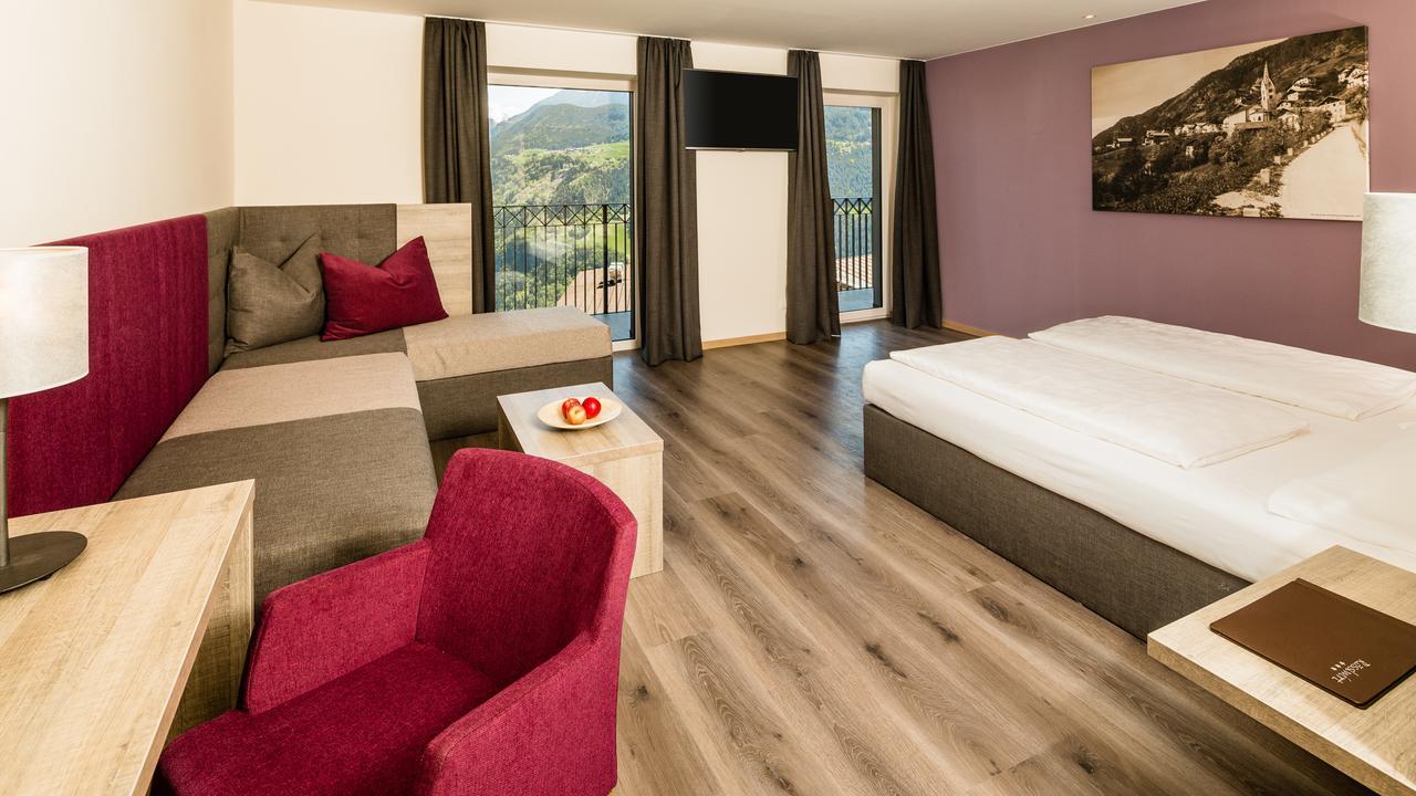 Roesslwirt Hotel Барбиано Екстериор снимка