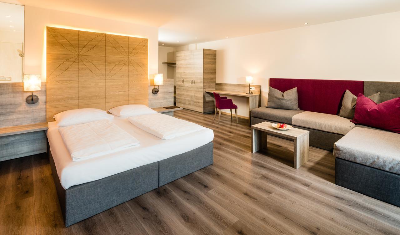 Roesslwirt Hotel Барбиано Екстериор снимка
